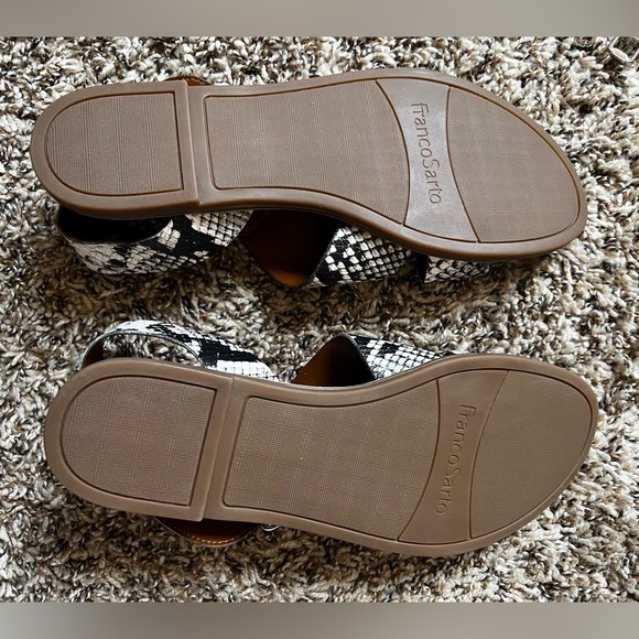 Franco Sarto Josie Sandal in Snakeskin Size 9 - Picture 2 of 4